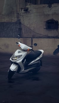شباب دراجه سكنس فحل نوزل دراجه نضيفه والمكينه ناعمه كهربائيات كله شغال...