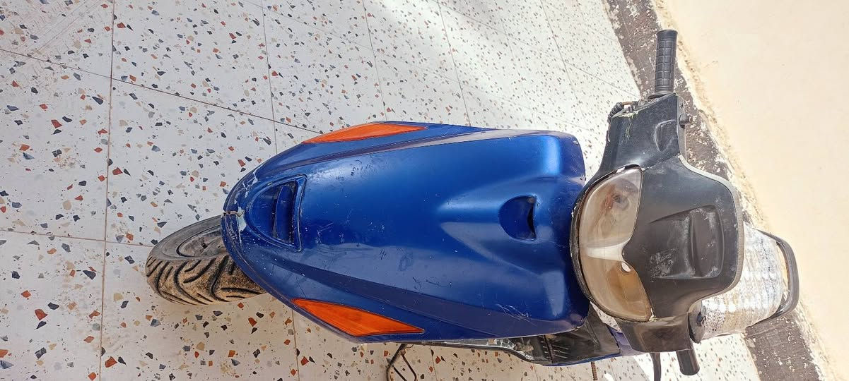 دراجه فراشه فحل
مكينه جاهزه لاتنقيص ولاتبخير 

كهربائيات عوزهن بس ربط 

ضفيره شغاله 

سلف شغال بس يتاخر مرات عوزه شحن باتري 

السعر 150 

مكاني ديوانيه السدير 

للاستفسار  ***********
