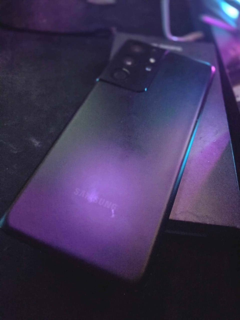 السلام عليكم عندي اس 21 الترا امريكي 
الشعر بمجال مجال
المشكله بالكاميرا 
ذاكره 256
كاميرات تشتغل بها خلل بسيط
بيكسر بالحافه ونقطه بالشاشه بغداد, العراق


**إذا كنت صاحب هذا الإعلان وتريد حذفه لأي سبب، رجاءا أرسل رسالة إلى الدعم الفني**