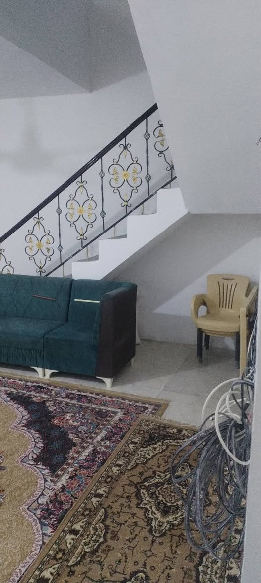 بيت للبيع ٢٠٠م سند ٢٥ طابقين مكون من استقبال ٨* ٤ وصالة ٦* ٥ وثلاث غرف نوم الطابق الأرضي بلوك والسقف صب كونكريت والطابق الأول ثرمستون السعر ١٠٠وبي مجال العنوان شارع السيدة زينب عكد بني تميم عمود ١٠٥ وتنزل للاستفسار الاتصال على الرقم  ***********
