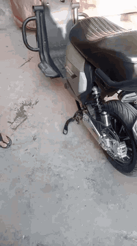 دراجه شحن مال رمبه اسم لدراجه اف 3 4نمر  سرعة 150 ترجع بك  تشحن 5 بطري...