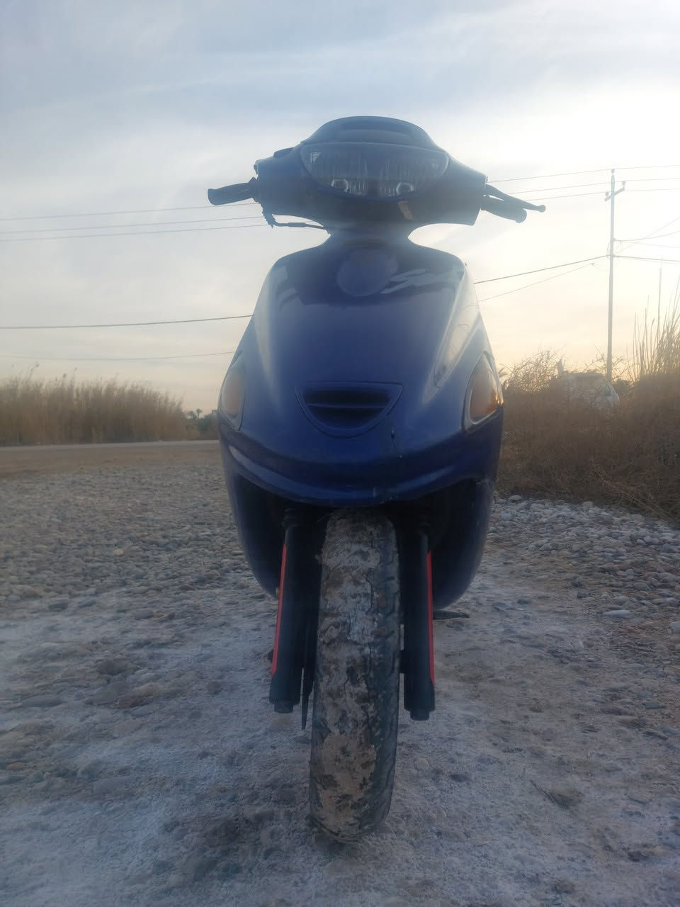 دراجة للبيع. نضافتهة مثل ماواظح بلصورة. خيي سعرهة 425  وبيه مجال للناس الشراية.
.  الدراجة حلوة مرتبة واني مداريهة بس بانزين دهن الدراجة محركهة مامفتوح وكلشي مابيهة الله شاهد عليه لانضوح دهن بيهة ولاتبخير ولاتنقيص وكهربائياتة شغالة كلهة فول العنوان بابل الحمزة خيكان 
رقمي *********** واتساب 
رقم  ***********
