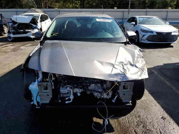 السلام عليكم الانترا تكسي 23 بسمي ماشية 38 جاهزه من كلشي صورة الحادث موجوده لا لغد ولا شاصي وبيهه بيبان ثنين عكس السايق مبدلات بامريكا منضومه غاز السعر 155
بغداد الحرية 
***********
