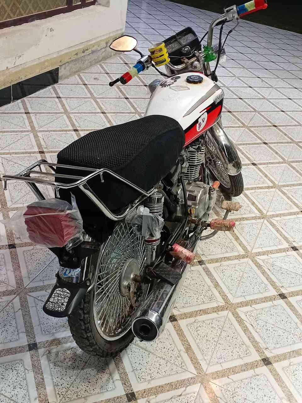 سلام عليكم دراجه تايكر  ٢٠٢١ أوراق للبيع او المراوس ٢٢او ٢٣          دراجه كهربائية كله شغاله لدراجه مابيه اي شي احله من لصوره المكان واسط الزبيديه السعر ٤٧٥ وبيه مجال الاستفسار الاتصال على الرقم التالي ***********
