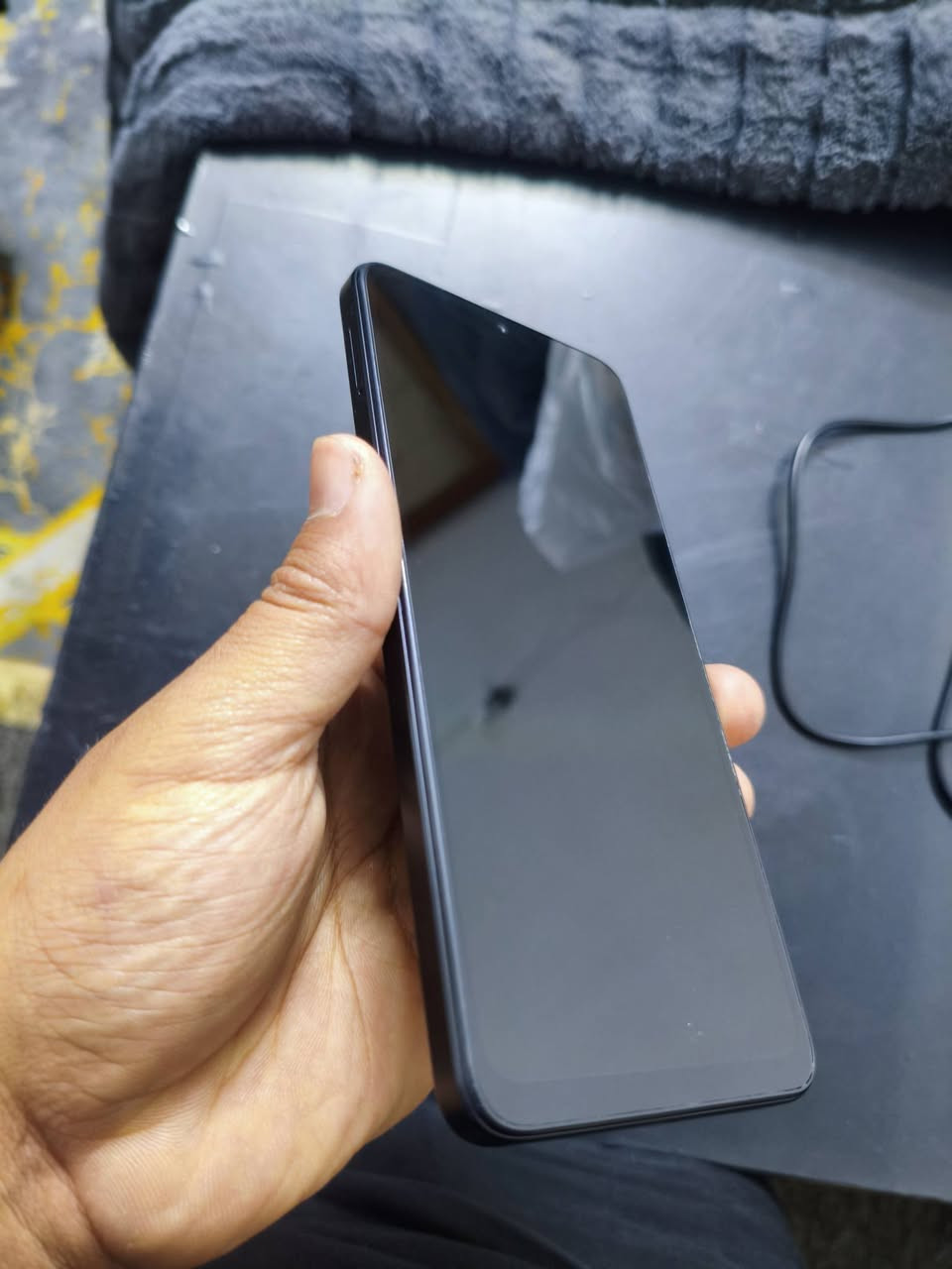 سلام عليكم اخوان جهاز ريدمي
للبيع جديد استخدام بيت أقل الشهر 
ذاكرته ١٢٨ 
بطاريه 5000 ميصرف شحن 
غراضه كامله شاحنه وكارتونه 
سعر90 الف جهاز يكون ثانوي وخدمي كلش
او يكون جهاز شخصي 
مكاني بغداد
***********
