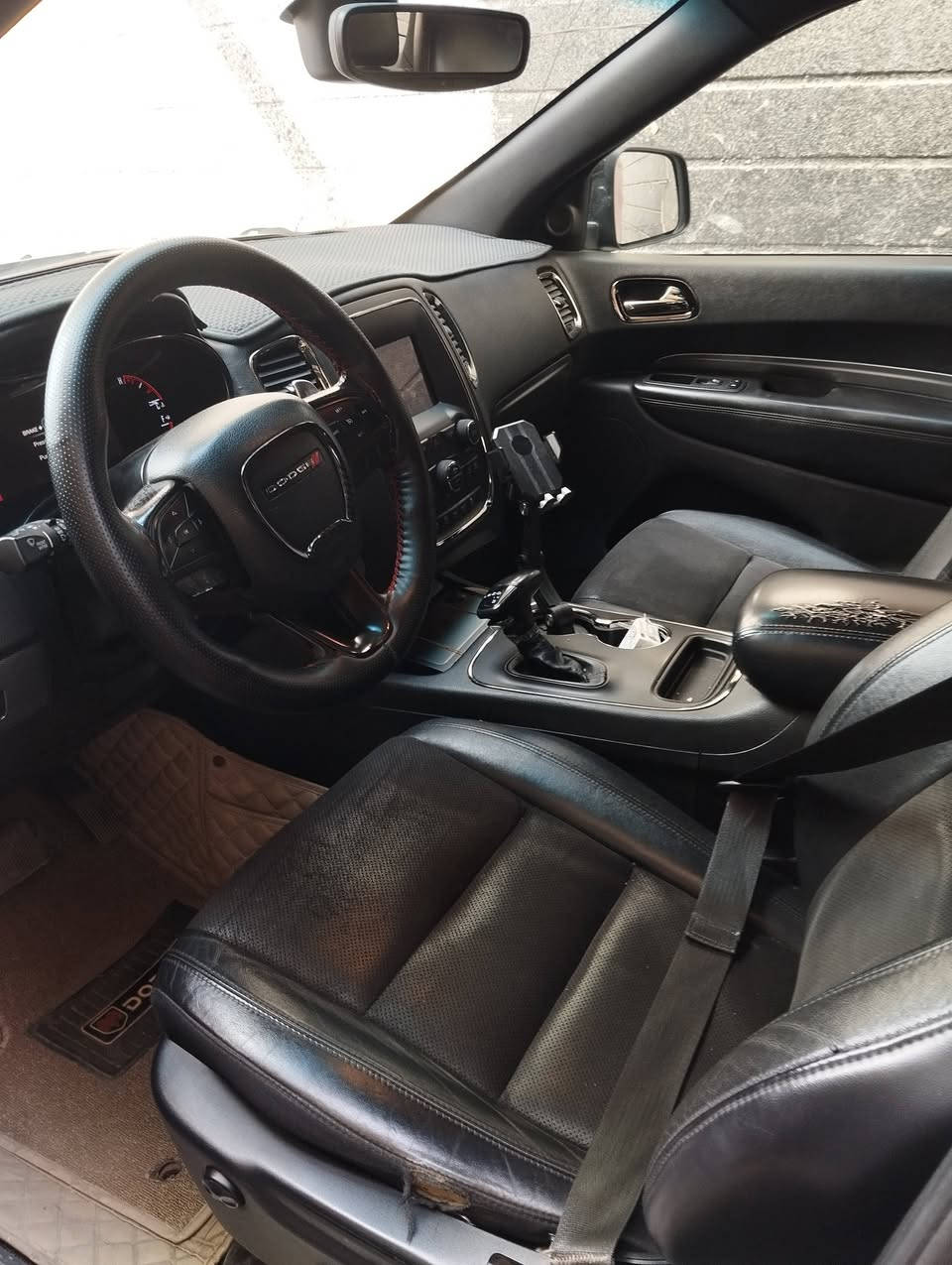 سلام عليكم (للبيع)
دورنكو gt 2020 ماشيه 80 الف ميل قابله للزياده عليهة وياله مال جيب (s) بلاديات وبقيه موصفات الgtمعروفه
سياره حادثهة جاملغ جهت السايق فقط وتعديل بحافه باب السايق وشخوط باب  وره السايق
السعر (250) وبيهة مجال بسيط
للاستفسار ***********
***********
