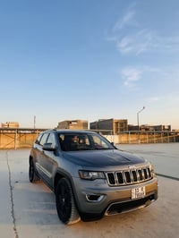 جراند شيروكي لاريدو ٢٠١١ • ٦ سلندر • بچم ١٨