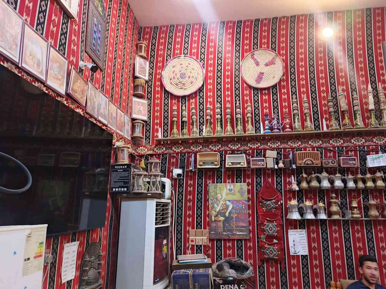 مقهى شعبي تراثي  للبيع جاهز من كلشي موقعه البوبيات عمود 41
 محتوياته
شاشه حجم 75
سبالت كنتوري 3طن 1
مبردات 2
سستم كامرات وشاشه 
اجار المحل 350
ثلاجه حجم كبير 
خط مولد 5امبير 
اشتراك انترنيت ضوئي 
وشبكه لعبات مشفر
نراكيل خشب  صفصاف عدد 80 ولآماني3
ميز جاي خارجي 
دلال قهوه  عدد 49 وكمكم قياس 60
ميوره دومنه 3
كرويتات عدد 10
كراسي 6
راديوات تراثيه 7
معسل 4سطوله 
 وفحم 25 كارتون 
وبعد هواي غراض الشراي يراسلني خاص مكاني كربلاء البوبيات *********** كربلاء, العراق
