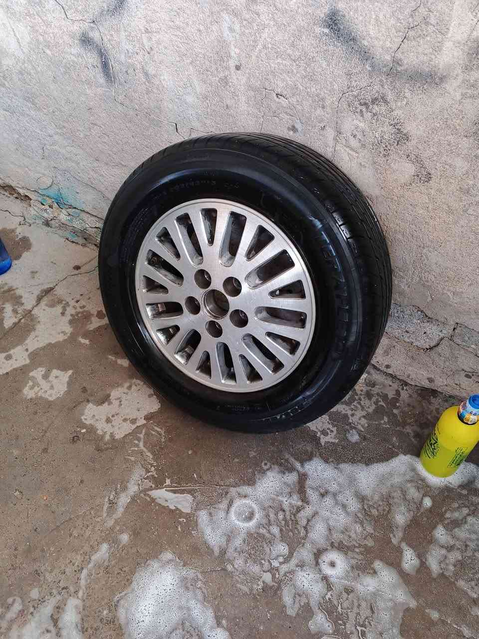 سلام عليكم للبيع تخم تايرات جدد هنه والوياله السعر 275مكانهن بغداد المحموديه ***********
