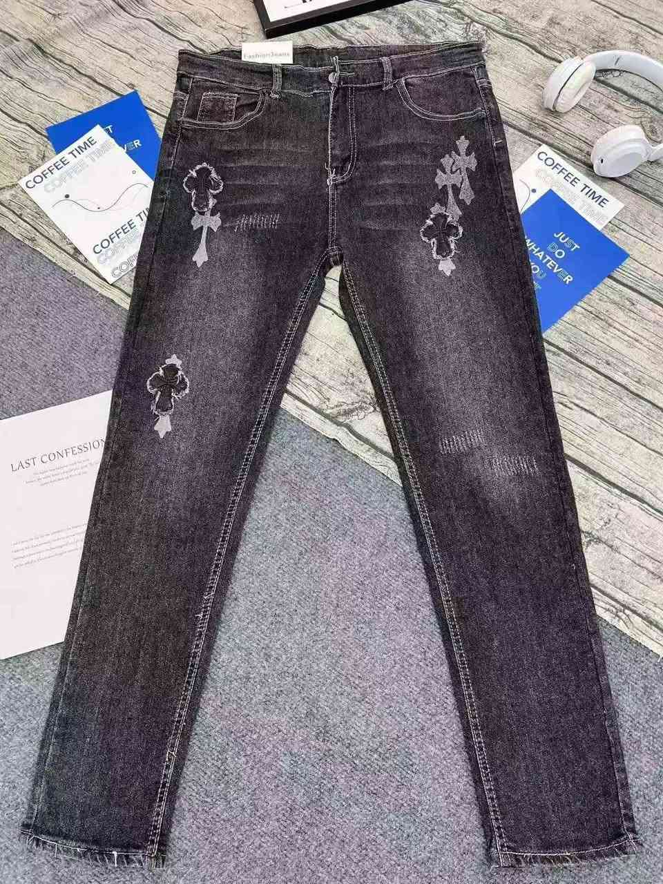 Summer Ripped Denim Shorts Men's Fashion Brand Loose Retro Ruffian Handsome Five-point Pants 30000 pairs of full clearance 2 dollars a pair, size 28-36, genuine individual packaging


**إذا كنت صاحب هذا الإعلان وتريد حذفه لأي سبب، رجاءا أرسل رسالة إلى الدعم الفني**