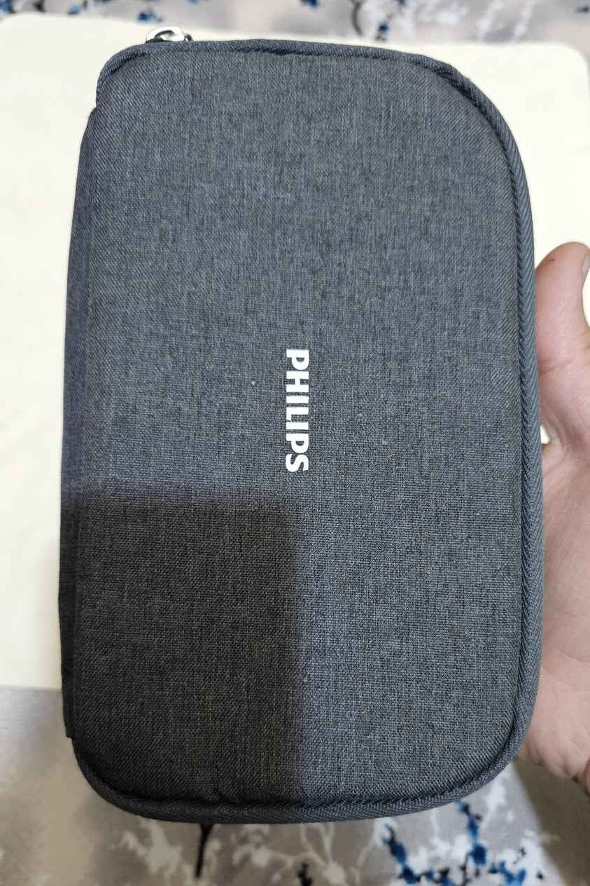 السلام عليكم
 dji osmo pocket 3
جهاز جدا نضيف استعمال جدا قليل 
جهاز غني عن التعريف ويا الغراض الي بالصوره 
متواجد خاص او الاتصال على الرقم ***********
