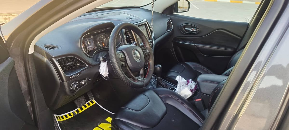 السلام عليكم سياره للبيع جيب شيروكي
موديل 20
مكينه 6اسلندر
ضربه خلفيه
رقم شمالي
لمعرفه السعر اتصال على الرقم ***********
مكلف بالنشر
