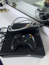 اكس بوكس ٣٦٠ • مستعمل • للبيع