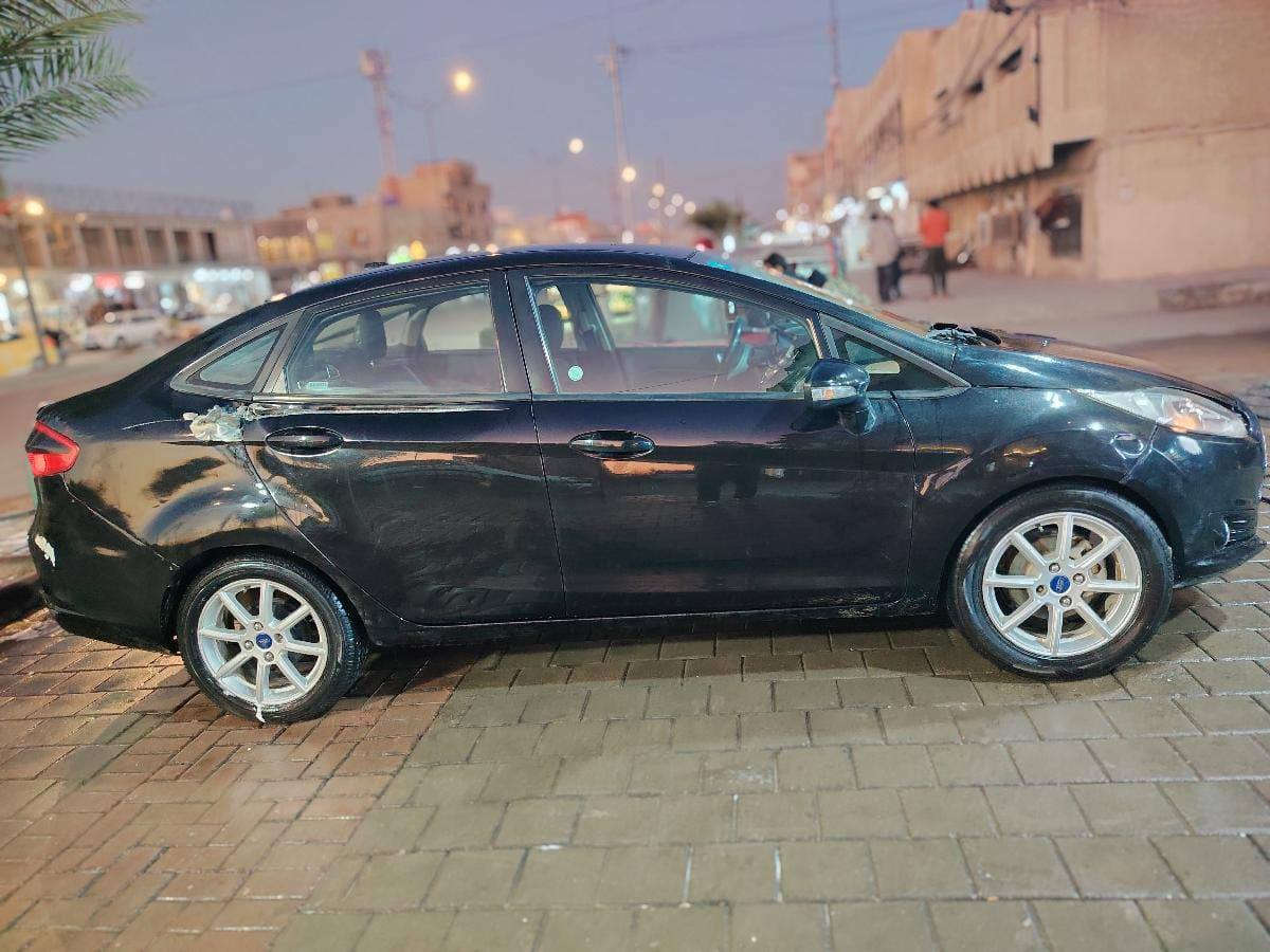 فورد فيستا 2015محرك4 سيلندر1600تنفس طبيعي 
وراد أمريكي ماشيه ٩٥الف
شاشة تحكمات ويل كشن لونين اناره محيطيه
ا se موصفات سستم صوت إلى آخره من الموصفات المعروفه 
بيها ٤ طخات صبغ تصليح بالشاصي الامامي 
+ضربه من الخلف وتصليح بالبدنه الخلفيه
بيها ملاحضات بل قطع المصبوغه

🛑 السعر سوي تعليق يصل مباشرة 🤖 

مكانها بغداد رقم جديد وهزه جديده سياره استخدام عائلي تبريدها ثلج للا 

رقم صاحب السيارة 
***********
