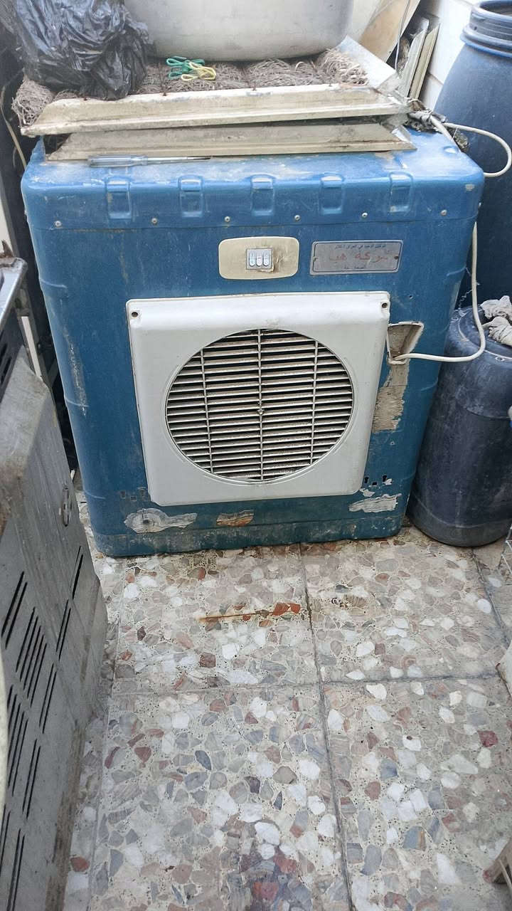 متاح غراض مال بيت نضيفة طباخ+ثلاجة+كيزر+ تانكي+ مبرده+ تنور  عنوان بغداد ***********
