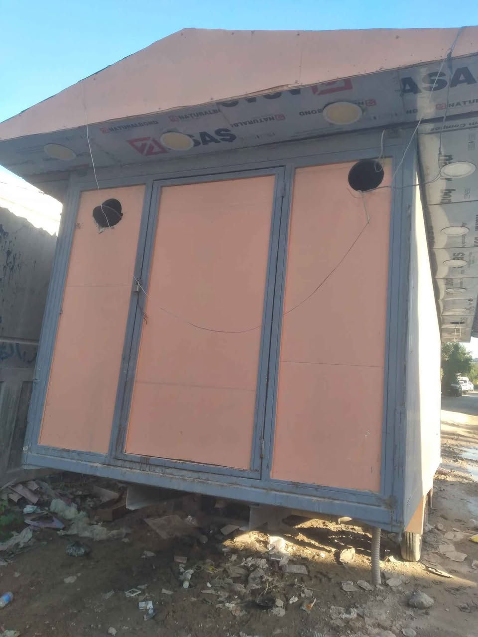 كرفان مطعم للبيع كامل للإستفسار خاص او واتساب موجود في منطقة المنصور *********** بي واتساب بغداد, العراق
