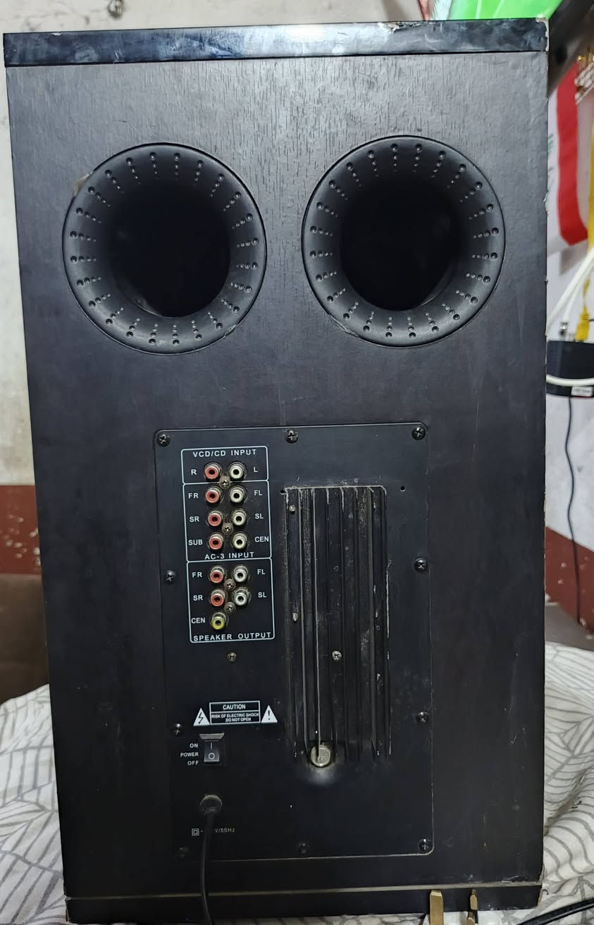 مضخم صوت كلش ضخم.... دبل سماعة.. دبل بيز.... بلوتوث... mp3 (فلاش)... أواكس... منفذين مايك... قابلية الربط على الشاشة... قابلية الربط على ال DVD ... قابلية الربط على VCD/CD...يخرج خمس سماعات...ارتفاع ٥٦ سم....عرض ٣٠ سم....عمق ٤٦ سم ..... سعر ١٠٠ الف


**إذا كنت صاحب هذا الإعلان وتريد حذفه لأي سبب، رجاءا أرسل رسالة إلى الدعم الفني**