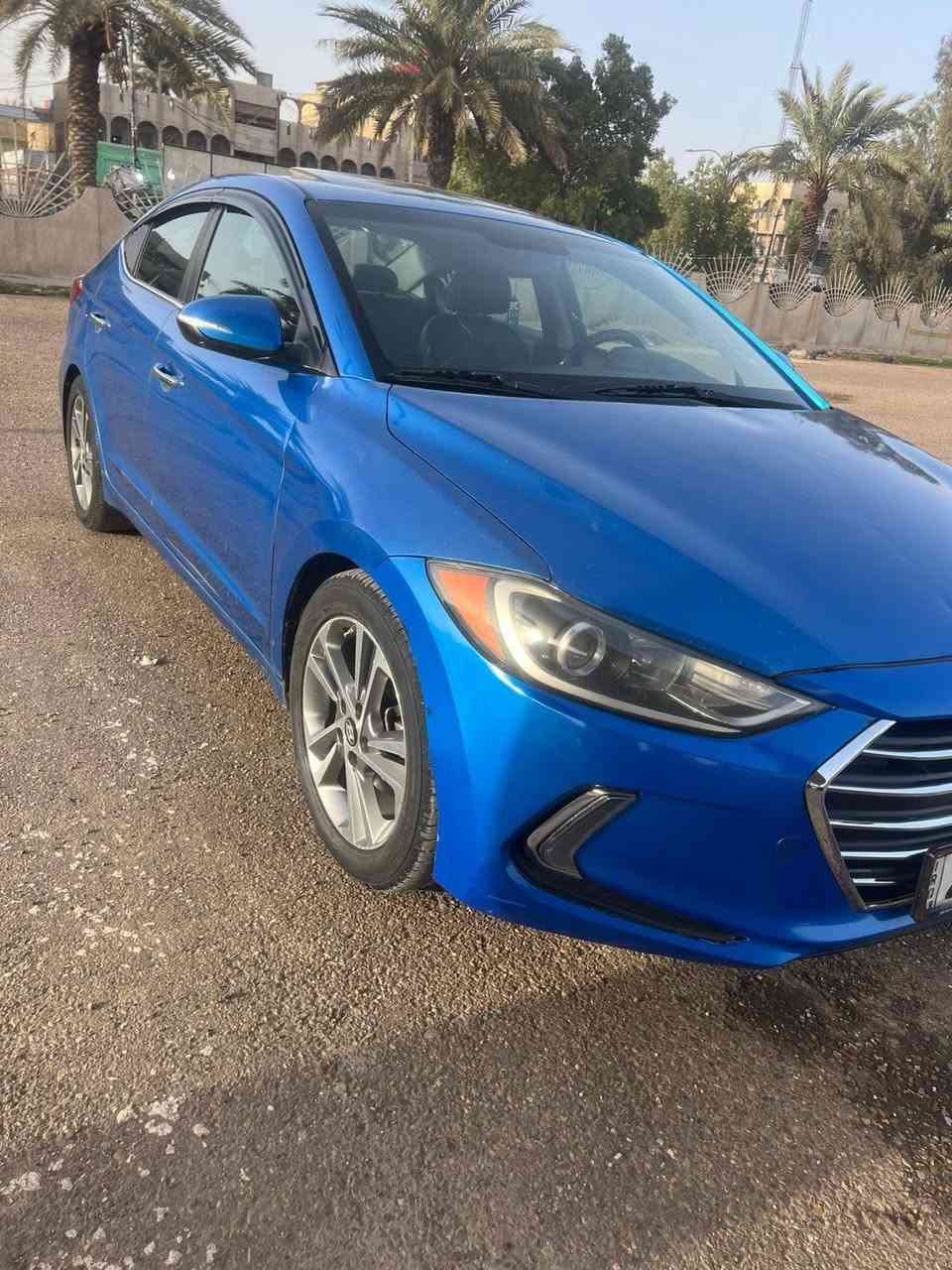 سلام عليكم  الانتره 2017  فول وراد امريكي حادثه جاملغ وبنيد بدون داخل والباقي كفاله  حداديته توه نافضه جديده تخم تاير جديد تبريد ثلج . السعر 120  بيه مجال صور الحادث مرفقه مع الصور بسيط المكان بغداد الغزاليه . ***********
