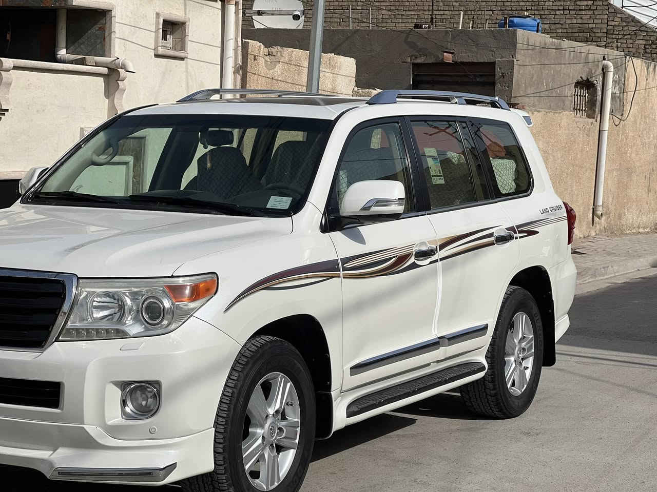 للبيع
لاندكروز 2013
رقم بغداد  بأسمي 
6 سلندر 
فورويل 
كرسي كهربائي 
كشنات جلد بيجي كلش جدد
داخل صاج ملكي 
شاشه كبيره كامره خلفيه 
ثلاجه بالتچوه تحكمات ستيرن
دركه صاج مري شفط وأوتوو 
بصمه بيبان وتشغيل 
8 ايرباك
حساس. امامي خلفي 
زراك لايت حاجب لايت 
لايت فوول زنون
مري قلاب عند البك
مري شفط وأتوو عند القفل والفتح
جام يصعد وينزل عند القفل والفتح 
7 راكب تبريد 3 قطع 
سلايد رووف
تخم تاير جديد جداً باتري جديد 
صدر زيرو
العداد87 حقيقي 
سياره جداً ً جديده خاليه  من كل نقص
بيه نصف جاملغ خلفي صبغ 
وشبر بارد بل جاملغ إلمامي يم الدوسه
باقي كفاله
السعر 338 ورقه  بيهه مجال
مكاني بغداد 
***********
