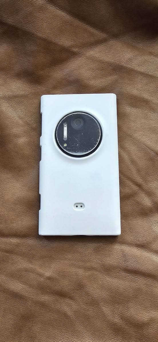 نوكيا لوميا 1020 شغال بس قاعدة للخط عاكله الشاشه كلشي مابيهه بي لزكه مكسوره من جوه وبي غلاف 
السعر ٧٥ الف


**إذا كنت صاحب هذا الإعلان وتريد حذفه لأي سبب، رجاءا أرسل رسالة إلى الدعم الفني**