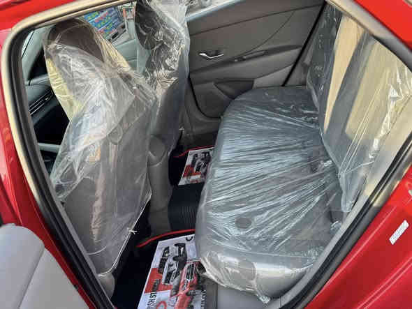 السلام عليكم لنتره 23وارد مريكي سياره ضربتها فقط دعايمه وشبر من البنيد الا يرباك والا اي شي كفاله كلشي سياره بسمي تحويل ثاني يوم رقم بغداد سياره فول الفول من ماعده فقط الفتحه جاهزه لون شبابي مميز جمبازيا سياره ستخدام شخصي   سعر 155$ وبيها مجال ماشياء 55 ميل سياره ميسان صاحب السياره الستفسار ***********
