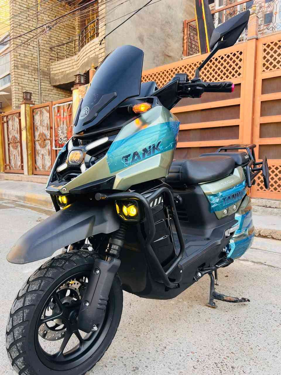 السلام عليكم...دراجه اباتشي(TANK SAQR)  جبلي...السرعه _60 m يعني بالكيلو 100 ...الحجم _3000_ عدد البطاريات.._8_..._ نوع البطاريه (كرافين ) موديل 2025..الإصدار الاخير..._96_ فولت ..._35_ امبير...دراجه جديده وضع وكاله ...سويجين..بصمتين..._بلوتوث_ مخرج _USP_ ...نظام _APS_ أمامي...شاحنه اصليه تدعم الشحن السريع والأيقاف الذاتي عند امتلاء البطاريات....
السعر (مليون و150) قفل ...مكاني بغداد الزعفرانيه يتصل..._***********_..واتساب موجود......

