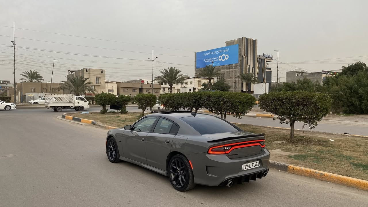 جارجر RT بلاك توب للبيع حادث خفيف كلش
جارجر R/T  حادثها دعامية امامية فقط وبقت نفسها الدعامية مابدلتها يعني تكدر تكول كلين السيارة ( صور الحادث مرفقة)
ماشية 13 الف ميل  
محرك 8 سلندر هيمي 5700
السيارة نضيفة كلش
طبت بنهاية شهر ال 10 للعراق
قبل شهرين رقمتها السيارة

السيارة بلاك توب وقمارة سودة بلادي حتة مكتوب بالسنوية
فتحة 
حساسات
تدفئة كشنات
تدفئة ستيرن
كشن كهرباء
سوبر تراك باك
4 منافذ usb
ابل كار بلي
واندوريد اوتو
بارك سنسر
وباقي المواصفات معروفة
السعر 315 ورقة
 للاستفسار 
***********
