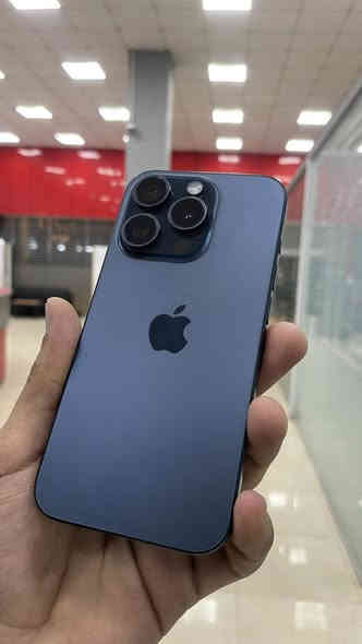 iphone 15 pro 
ذاكرة 256
شرق أوسط عربي 
بطارية 87
الجهاز جديد وسليم من كلشي وماداخل اي صيانة مكفول وتر بروف
سعره 925 وبي مجال 
*********** مكاني الحلة وعادي ادزه توصيل الغير محافظة
