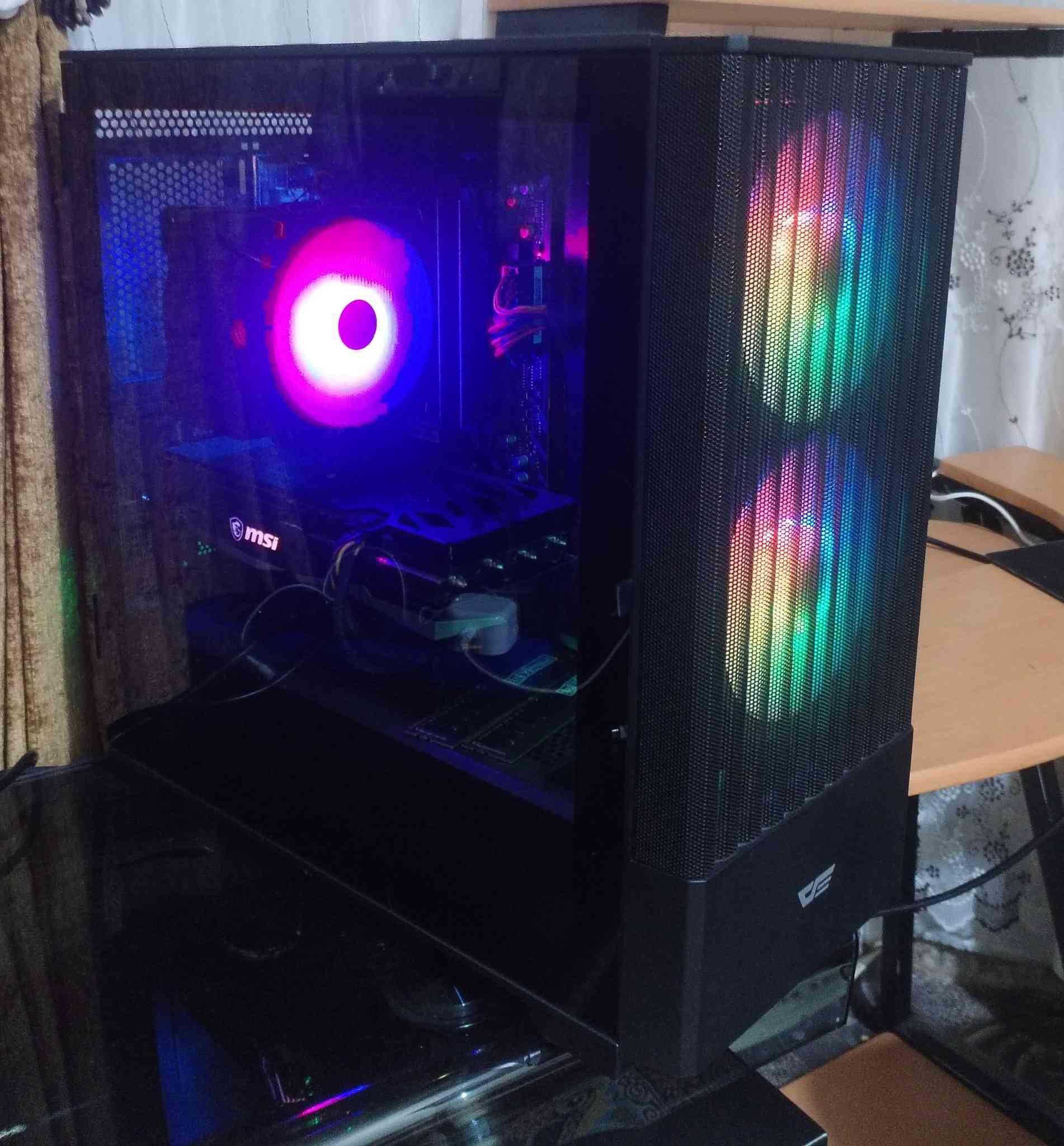 ست تاب لبيع مرتب 
Pc
معالج :R5 3600
كرت شاشه: Rx 6600 xt 8g
رامات :16 ddr4 3200
مساحه تخزين :1.38T
بوار : 500w
-------------------------
شاشه رئيسيه
Led aoc 24G4E 24 FHD IPS 180HZ 1M.S
وشاشه جانبيه
حجم 24 hz 60
-------------------------
كيبورت
Redrgon k617 rgb grey white mechanical
ماوس
meetion air gw39 wireless gaming mouse
-------------------------
جميع قطع موجوده كرتون مالهن
و جميع القطع استعمال فقط 4 اشهر فقط pc استعمال سنه
و معاها هديه مجانيه
سبب البيع تطوير لفضل
سعر :1.250.000
و بيها مجال بسيط

رقم تواصل ***********
