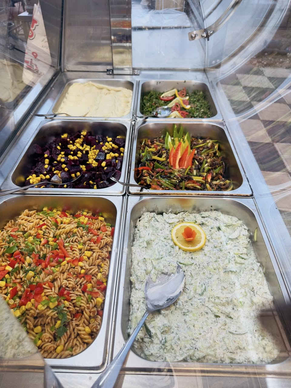 مطعم أماسي  متواجدين من. ساعة4 العصر الى ساعة 4 الفجر توصيل متوفر


**إذا كنت صاحب هذا الإعلان وتريد حذفه لأي سبب، رجاءا أرسل رسالة إلى الدعم الفني**