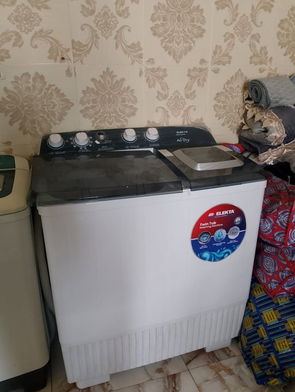 سلام عليكم غسالات عدد اثنين للبيع ملاحظة للبيع اثنين مابيع وحدة السعر 200 الف شغالات وحدة كسر كارتون وثانية مستخدمه الاستفسار اتصال واتساب *********** العنوان القبله حي المهندسين
