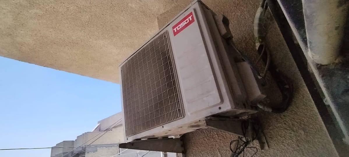 السلام عليكم سبلت توسوت طن ونص شرط الفحص جهاز جديد  مداخل تصليح ونضيف بكاني بلديات ضباط سعره 400 تواصل ***********
