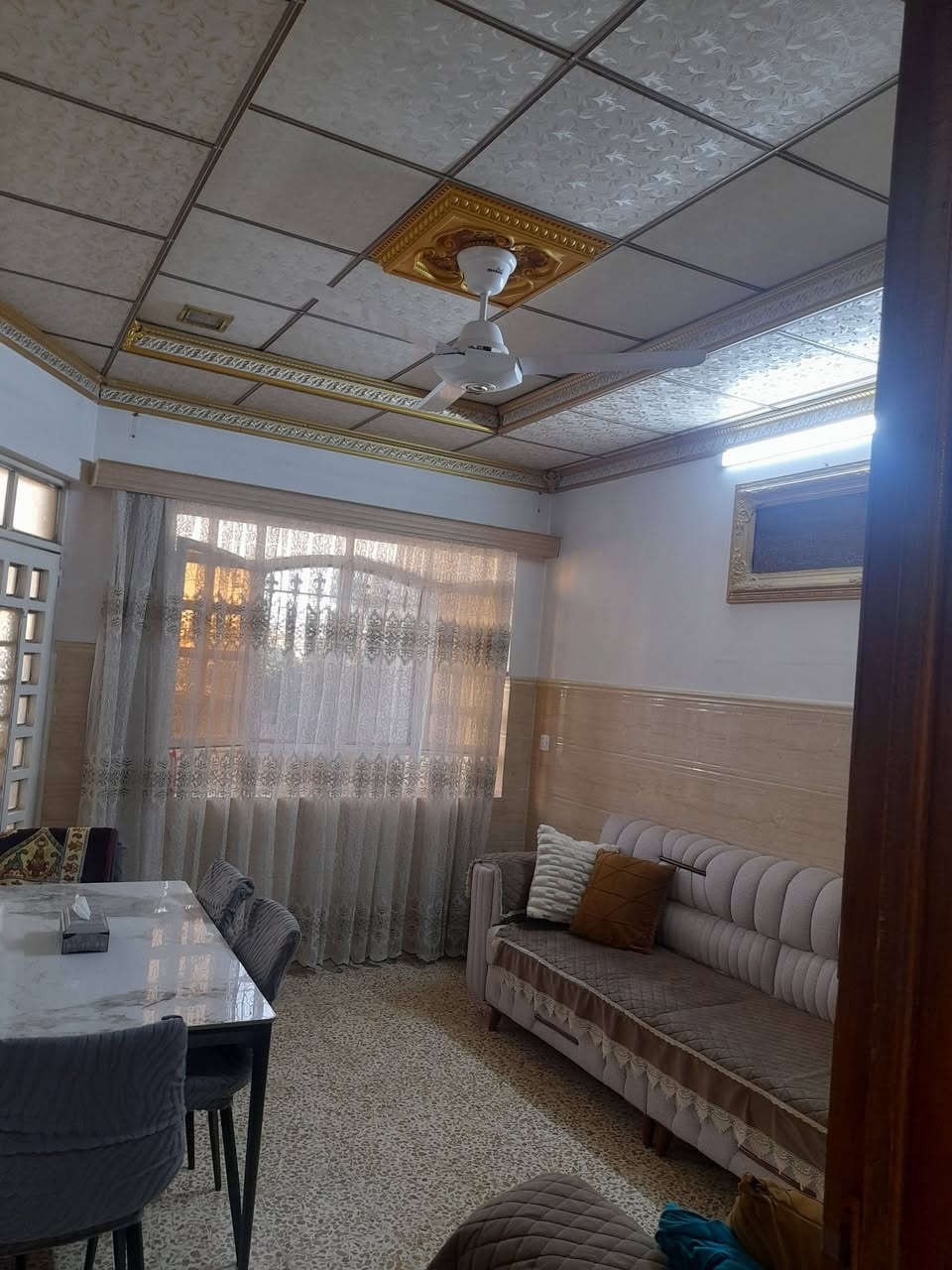 عروض مكتب أبو مهدي لتجارة العقارات
دار للبيع مشيرفة الأولى قرب جامع كشمولة 🕌

مساحة ١٥٠ متر 🏫

واجهة ٦ او ربع 💯

الدار طابقين او نص سعرو مناسب 

طابق الأول استقبال مطبخ هول صحيات 

الطابق الثاني ٣ غرف نوم 

الطابق الثالث غرفة نوم أو بيتونه 

موقع جيد اتجاة قبلة تام 

للإستفسار أكثر الإتصال على رقم ***********

نستقبل جميع العروض العقارية 

عنوان مكتب ٣٠ تموز قرب جامع الصحابة
