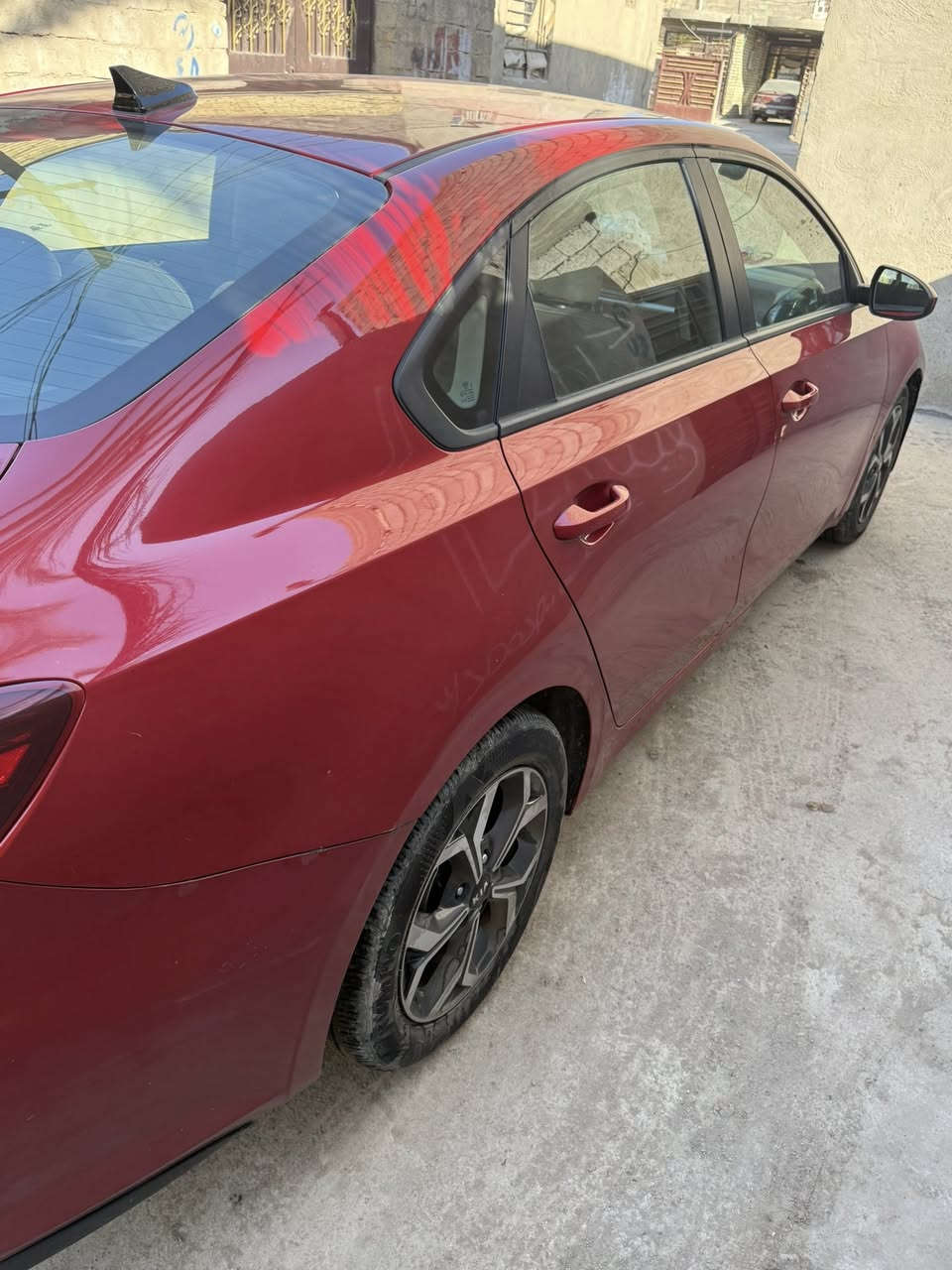 السلام عليكم فورتي للبيع 2020 سياره نص فول سياره حادثه موجود بل منشور سياره سعره ١٣٥وبيه مجال حك الجيه والسياره بيه ملاحظات صايره بيه بل عراق هذا رقمي ‭٠٧٨٦ ٩٣٥ ٦٤١٢‬ العنوان بغداد
