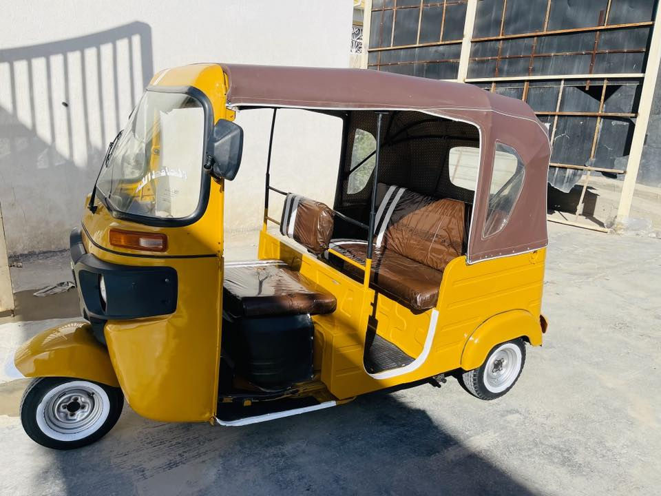 للبيع موديل 19 شهر التاسع اوراق اصولي معه الوصل ب اسمي مصبوغه عام شوفت عينك تخبل وعلي بيها مكينه ستندر تخبل ترايها وين ماتريد لا تنقيص ولا تبخير ولا اكسل كاملة مكملة من كل النواحي السعر 4900 وبيها مجال العنوان بابل الحمزة الغربي 

الرقم ***********
