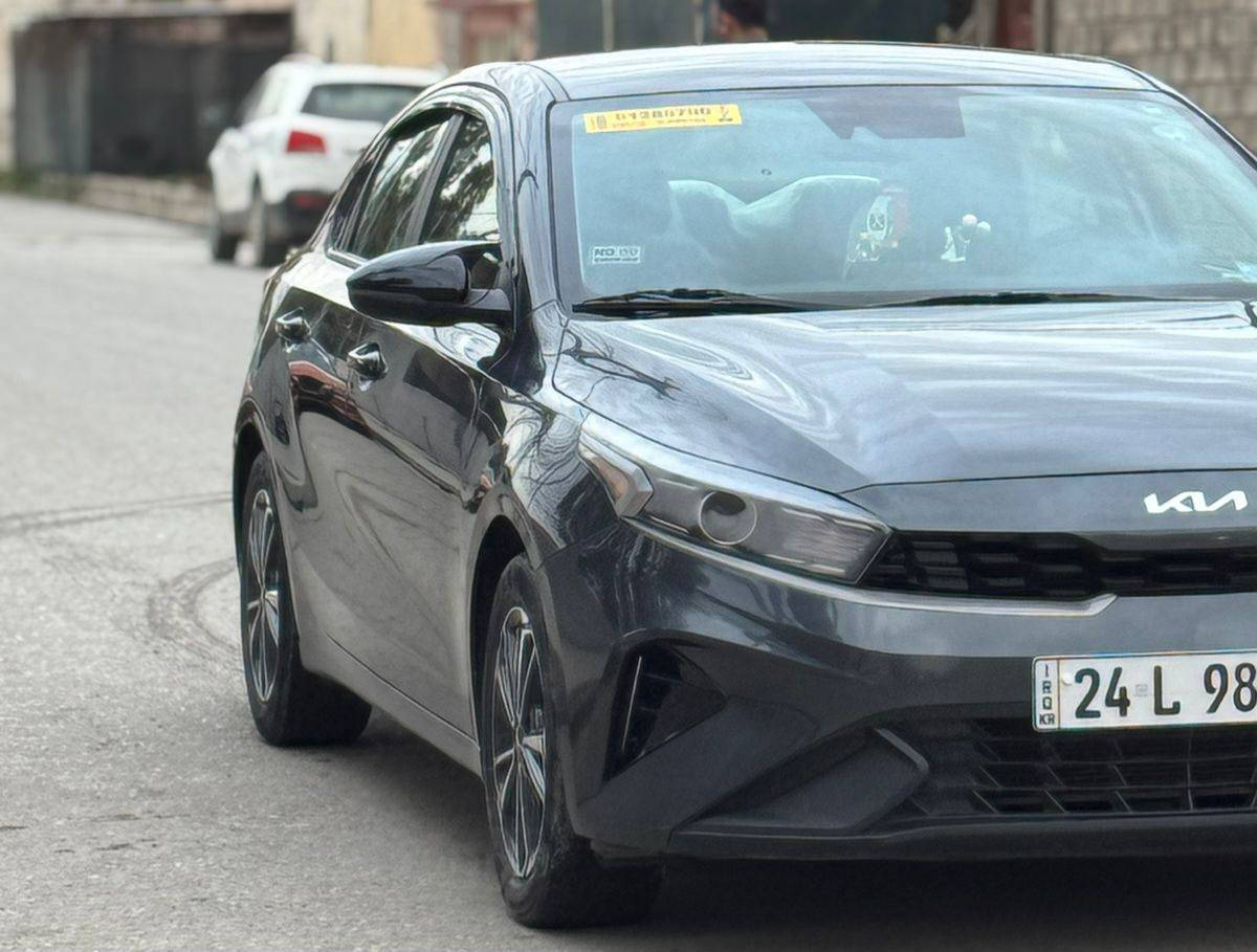 #للبيع كيا فورتي 2023 LX

المواصفات نص فـول 

عداد المسافة 55 mi

محرك 20 دوش لاصرف ولا نفخ 

گير CVT شرط

تحــديـد مســار 

رادار امــــامـــي

شـاشة + كامـرة 

تحـكم ستيــــرن

مـــانع انــــــزلاق

3 اوضاع قيــادة

رقم + هزة + سنوية كلهن جـدد 

الضـــــرر بـوند وچـاملغ مبـدلات 

السعـــر 147 وبيها مجال بسيط 

عنوان السيارة #الموصل #ايسر رقم صاحب السيارة 👇🏻

📲***********
📲***********
