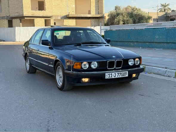للبيع BMW حجم 735i
موديل 1991 اصل بليته وسنويه ،، صبغ عام للجماليه بدون ضربه بدون معجون ،، محرك وكير مكفولات ،، تبريد ثلج صدر امامي خلفي جديد تخم تاير جديد السياره عليها صيانه كامله مناقصها اي شي ،، رقم بغداد الدولي وبأسمي 
المكان بغداد حي الجامعه ،، السعر 63 ورقه
*********** بغداد

