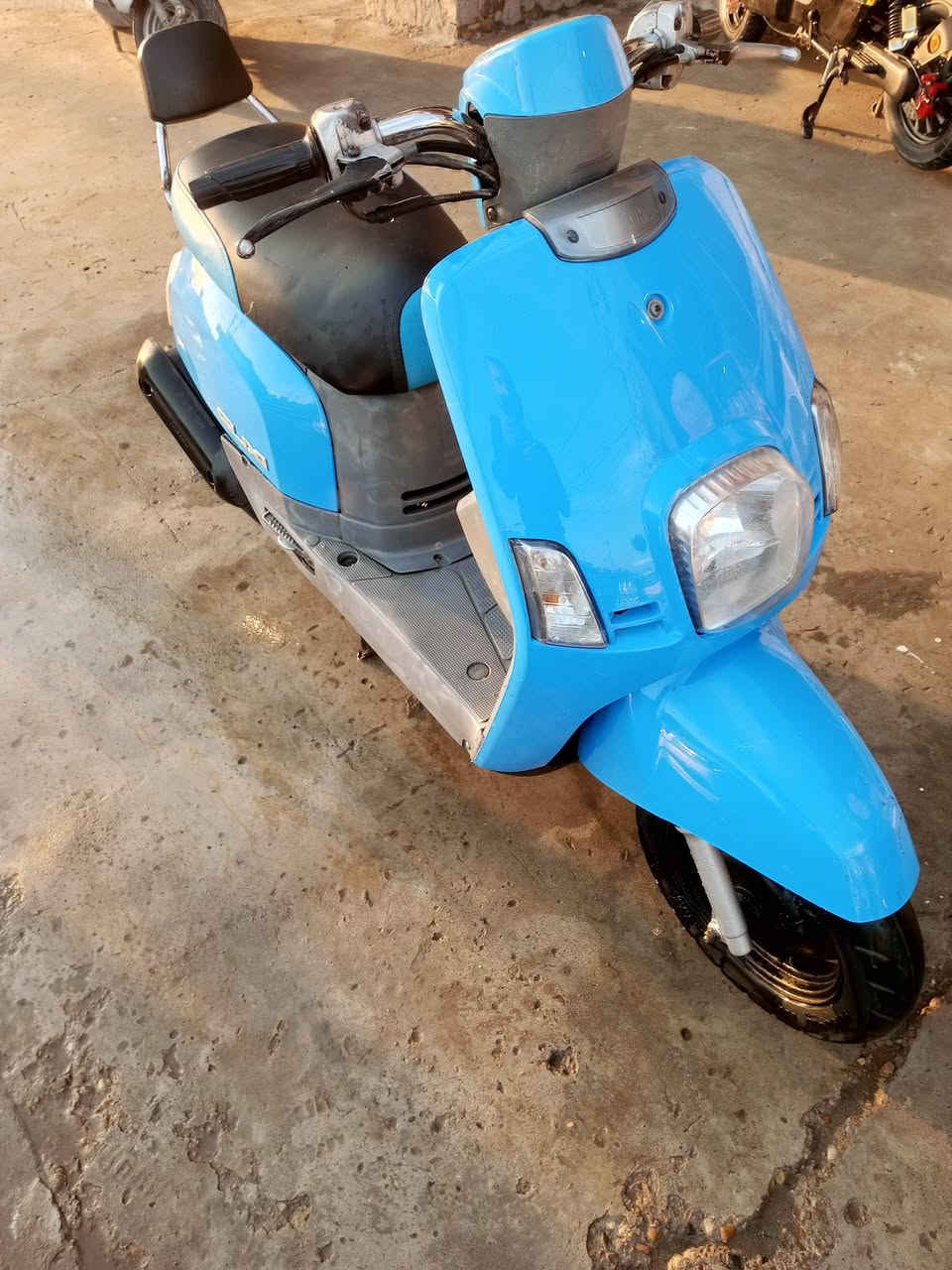 دراجة بوليس للبيع مال شارع مو رمبه مكينه ستندر ممفتوحه دراجه شغل وطلع كفرات تجاري السعر 550 مكان الدراجه بعقوبه للاستفسار على الرقم ***********
