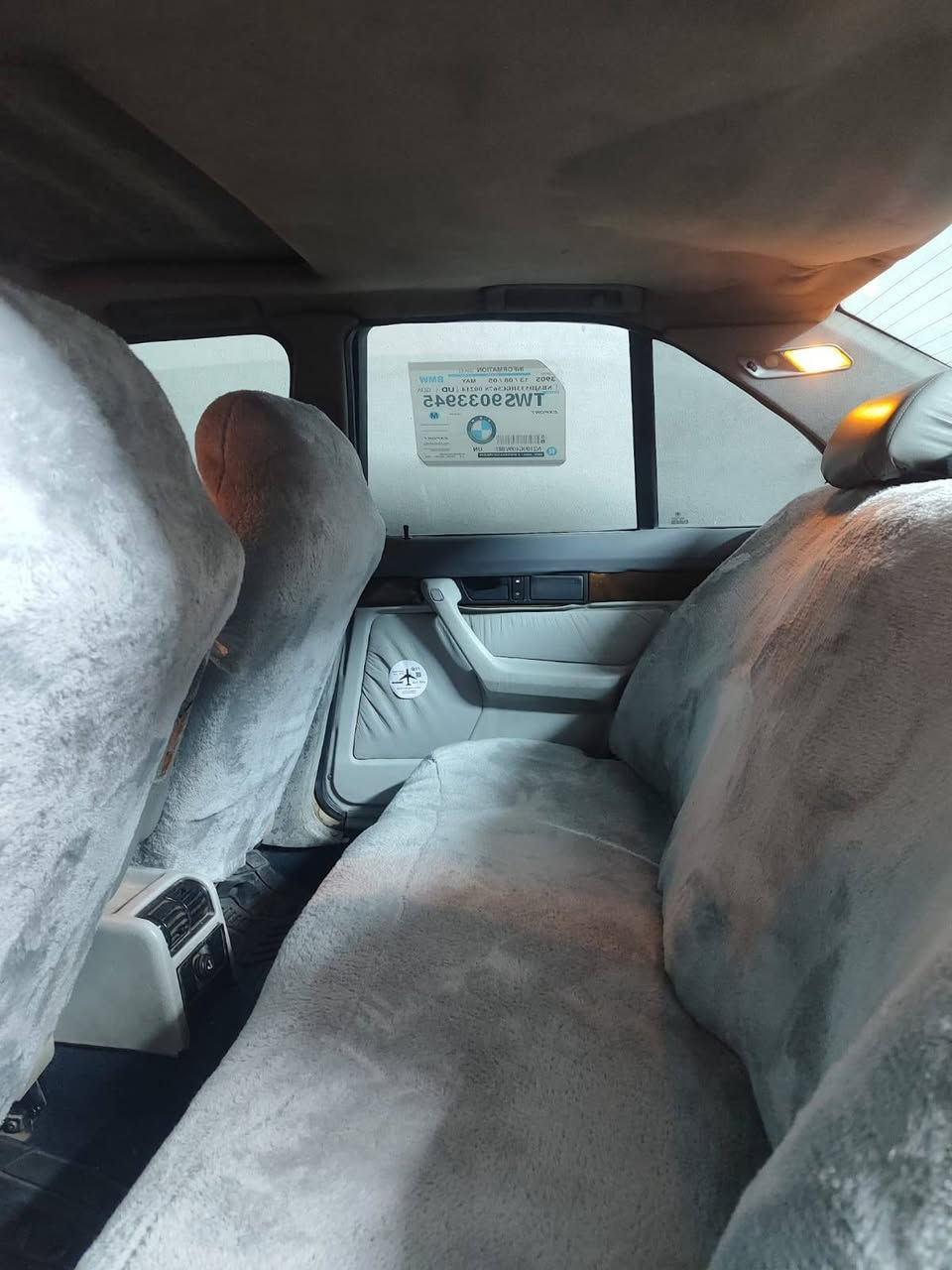 من رخصت الادمن 
سلام عليكم BMW للبيع موديل 1992 مشروع وطني كابون بانزين سنوية لحد 28 سيارة ضررها تكمة والبابين مبدل بلاد طرف السكن والسقف شبرين معجون كير محرك شرط والمكينة كبس 7 نمر ويا البك غير متواجد على فيس الاستفسار ‏‪0770 121 6446‬‏
