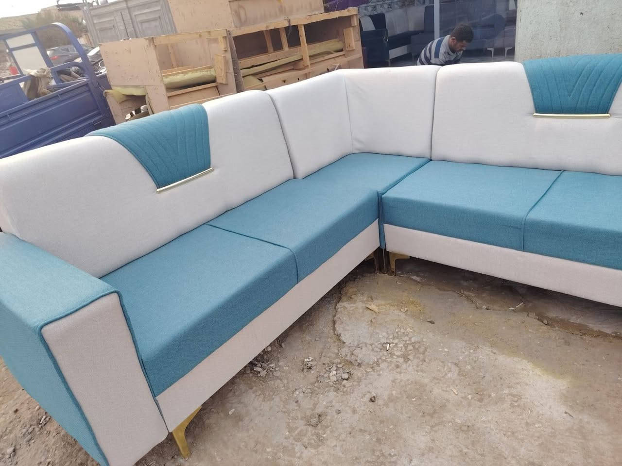 تخمين ٢٠ نفر نفس الشي جدد تسكام بلوك اسود مامستخدم سعر جوه السوك عنوان المعمل ديوانيه تقيه يم ساحه توديع معمل ومعرض ورده الربيع رقم *********** بي وتساب متواجدين
