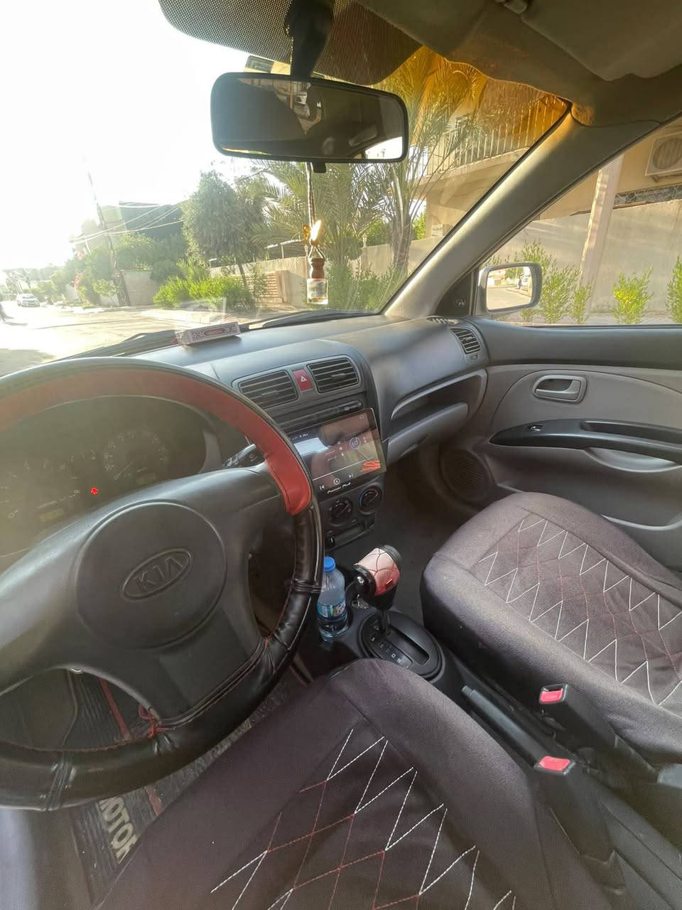 Lx للبيع:كيا بيكانتو 2006 🚗✨
السيارة بحالة ممتازة وجاهزة للاستخدام، لا تحتاج أي مصاريف إضافية.. "شغل وتوكل". مع وسائد هوائيه، ونظام ،ABS،المحرك:1400.لممشى:200 ألف كيلومتر. تحكم ستيرن، شاشه، كبيرة،  وتبريد ثلج.وتدفه نار🔥،،حالة السيارة: كاملة وممتازة فقط بيها (5قطع صبغ بسيطه وما مبينه) .
،السعر  58 ورقه🤩 (وبيه مجال بسيط).  للاستفسار والتواصل:***********
📍مكاني كركوك📍
