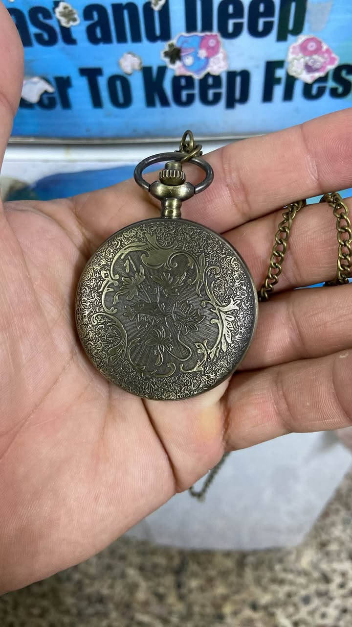 ساعتين جيب وحده ارقام رومانية والثانية هنود الحمر
ثنينهم معدن بالة السعر ٢٠


**إذا كنت صاحب هذا الإعلان وتريد حذفه لأي سبب، رجاءا أرسل رسالة إلى الدعم الفني**