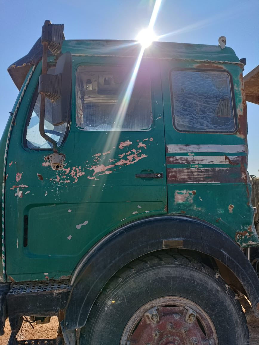 سياره جاهزه وتشتغل عل حجر كلاب عربانه الماني موديل 81 موجوده بل النجف ***********
