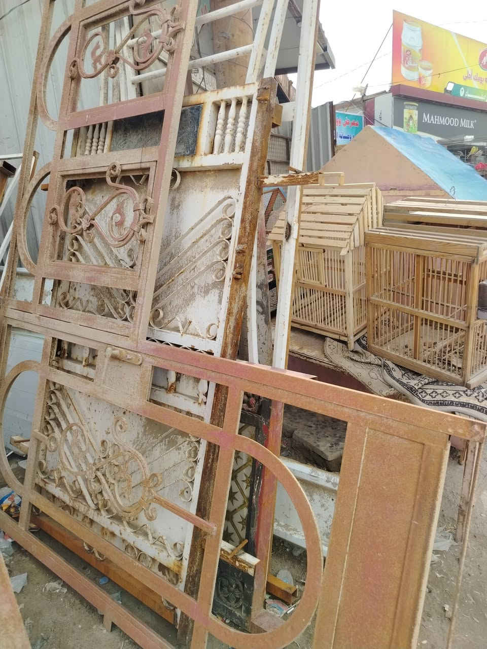 السلام عليكم متاح شيلمان وسندويش وبيبان وشبابيك تسكام
***********
