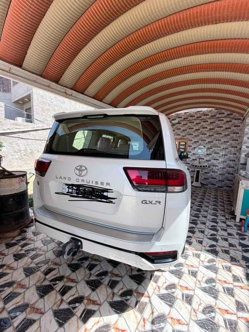 للبيع فقط 
لاندكروز GXR
موديل.  2025
ماشيه. 18000 قابل للزياده
3 شاشه 
2كشن كهربائي
2كشن تبريد
باقي المواصفات المعروفه 
السعر 730
مكان السياره الديوانيه 
***********

