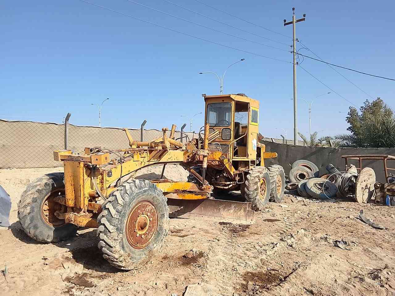 مستبوشي. 82  رقم الماني مداور ثاني يوم.  مكينه شغاله.
كير شغال نقصه عيار كلج 
تخم تاير
سجينه جديدة 
12 مليون وبيه مجال حك الجيه. 
مكانه السماوة.  مقابيل المعارض
***********
