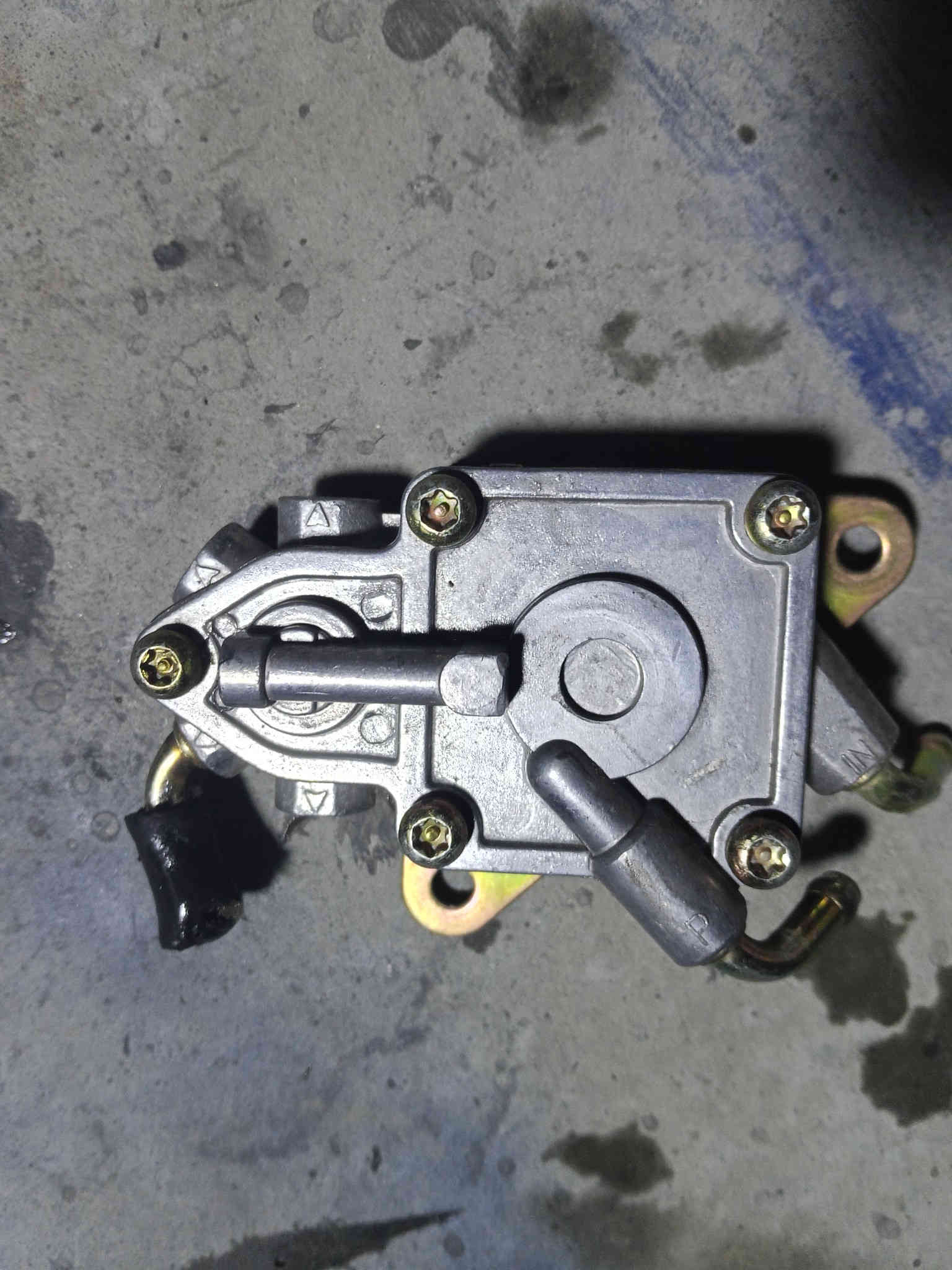 سلام عليكم غراض اصلية وعلى فحص مكاني بغداد حي الجامعة ***********بي واتساب
