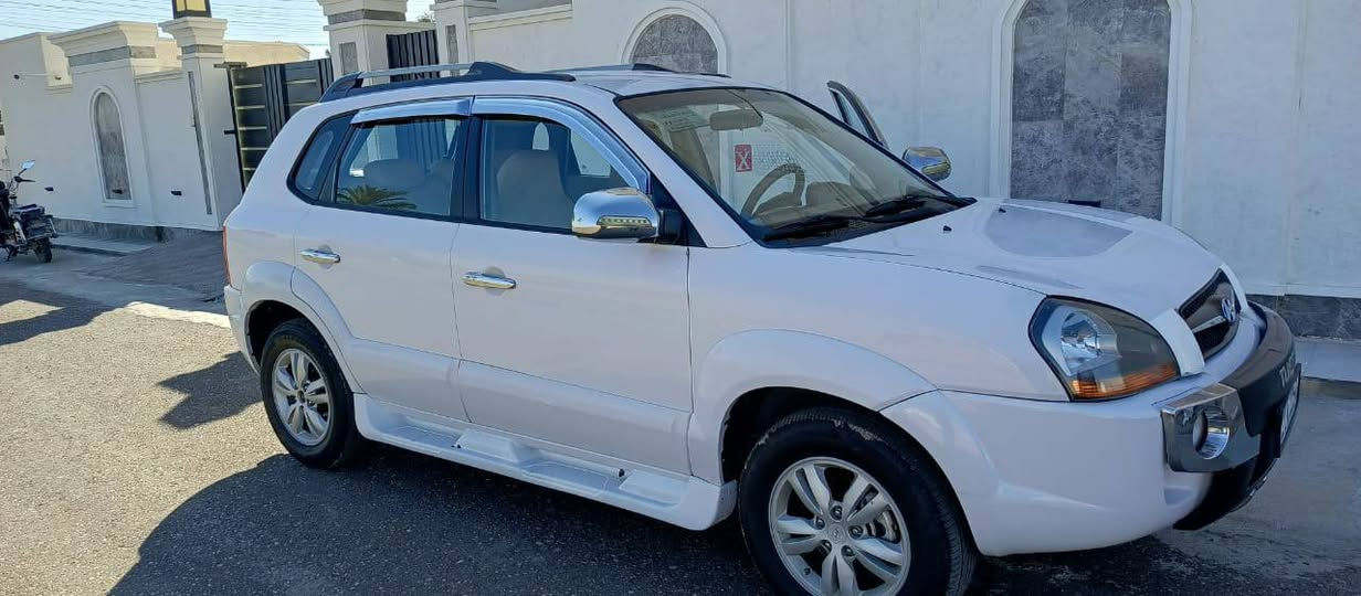 السلام عليكم 
توسان 2009 
محرك 1600
السيارة مكفولة من ضربة وصبغ السيارة جديدة بلادي شرط التحويل بأسمي
العنوان: الانبار - الرمادي 
السعر 130
للأستفسار رقم الهاتف : ***********
