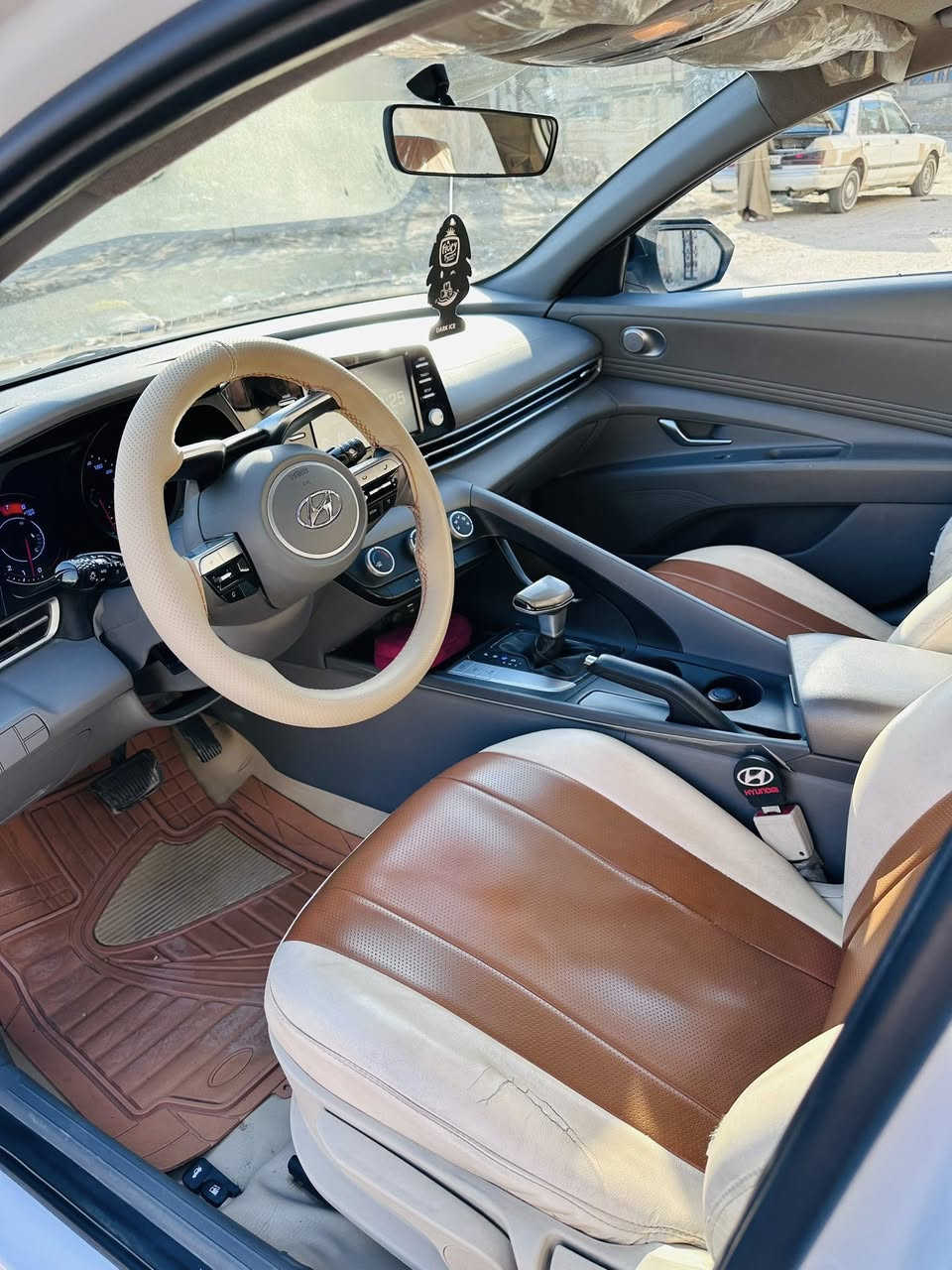 السلام عليكم النترا موديل 2021 خليجي حره بااسمي مواصفاته معروفه فتحه او بصمه مكينه 2000 مري كهرباء لد امامي خلفي حساس امامي خلفي تبريد قطعتين كامرا خلفيه السياره ماشيه 62 الف بيه ضربه بالجاملغ الخلفي او شخط علئ كد اشبر  بالباب الخلفي جهه السايق بارد 
السعر 167 
للاستفسار ***********
مكاني ناصريه مركز
