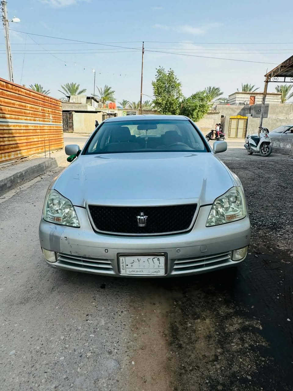 السلام عليكم 
شاهينه موديل 2004 شاصي 82دكمتين مكفوله من كلشي كير مكينه  رقم بصره إنكليزي مداور ثاني يوم ترايك من البصره لدهوك 
وشراي بخدمته 
***********
